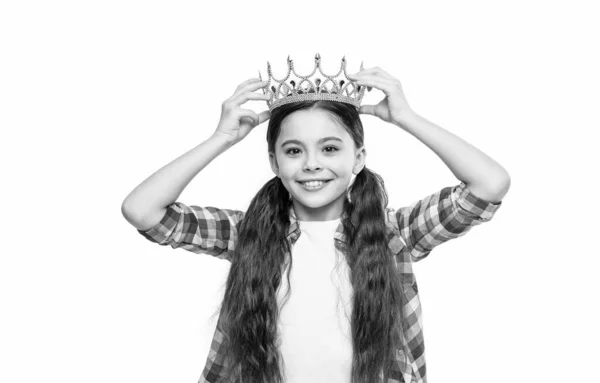 Genç Prenses Gülümsemesinin Resmi Taç Takıyor Genç Prenses Kız Beyazda — Stok fotoğraf