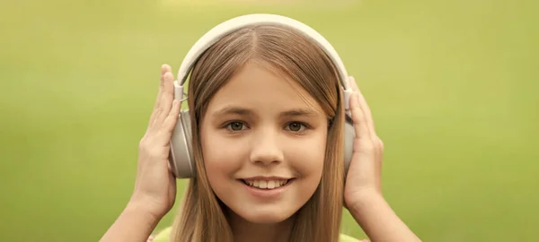 Portrait School Girl Smiling Face Listening Music Headphones Outdoors — Stockfoto