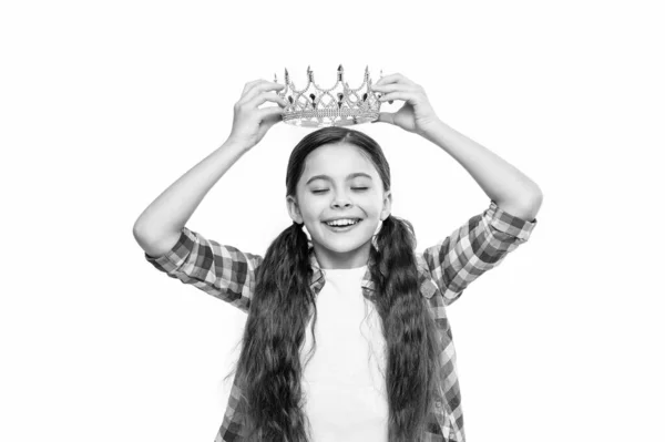 Boldog Tini Hercegnő Lány Háttérben Kép Tini Hercegnő Lány Visel — Stock Fotó