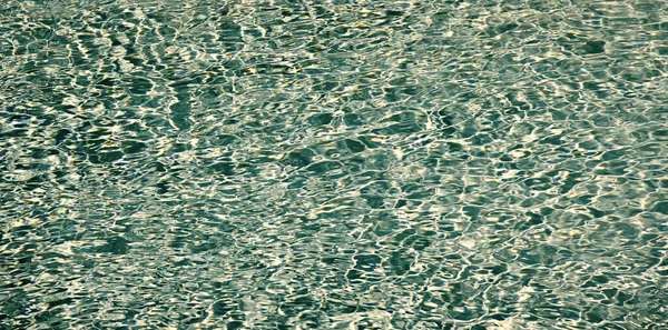 Бирюзовый Цвет Фона Бассейна Водой Рябью Летом — стоковое фото