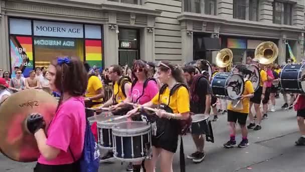 纽约州纽约市 2023年6月25日 2023年纽约的骄傲游行游行 Lgbtq的活跃分子 同性恋 娼妓游行 — 图库视频影像