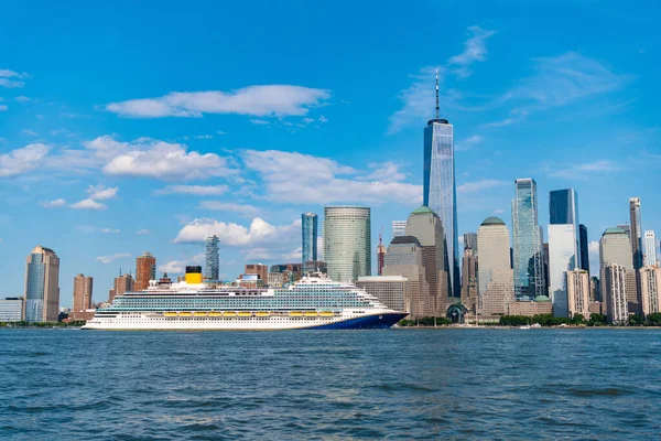 Luxury Cruise Ship Sailing Port Sunrise Cruise Boat New York — Stock Photo, Image