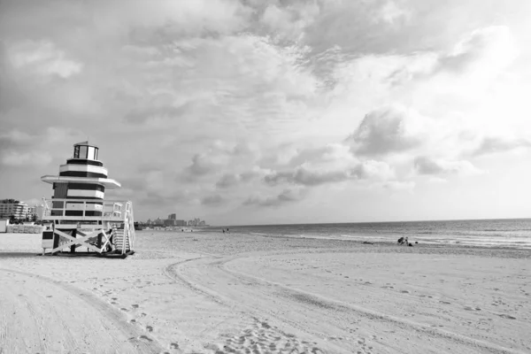 Rettungsschwimmturm Sommerstrand Miami Kopierraum — Stockfoto