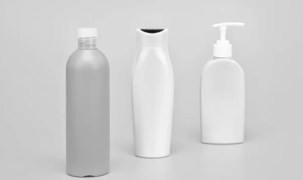 Υγρά Πλαστικά Δοχεία Για Σαμπουάν Και Bodywash Καλλυντικά Προϊόντα Και — Φωτογραφία Αρχείου