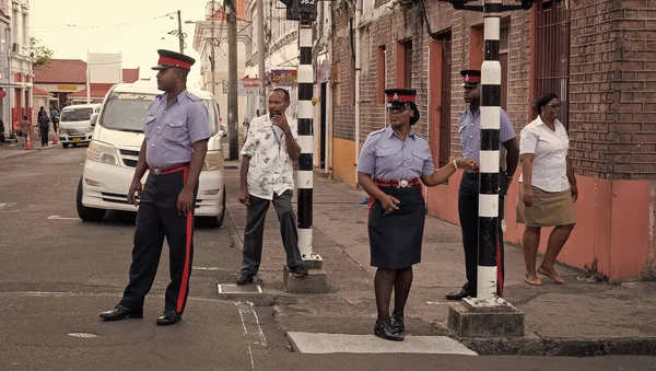 Geaorges Grenada Kwietnia 2019 Policjanci Mundurach Ulicy — Zdjęcie stockowe