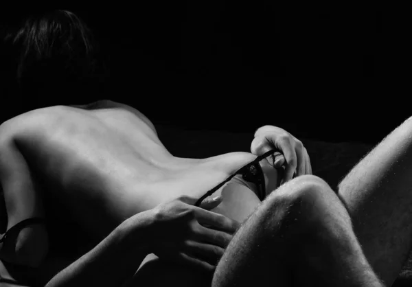 Sexy Koppel Bed Sensueel Verliefd Stel Passie Verlangen Man Vrouw — Stockfoto