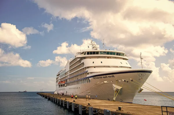 George Grenada November 2015 Sju Hav Navigator Kryssningsfartyg Liner Regent — Stockfoto