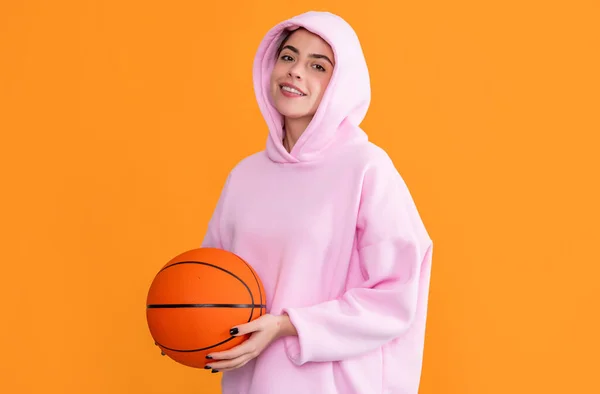 Smiling Sporty Girl Basketball Ball Yellow Background — Φωτογραφία Αρχείου