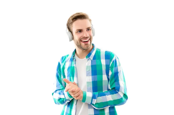Glad Tusenårig Man Lyssnar Musik Isolerad Vitt Millennial Man Bär — Stockfoto