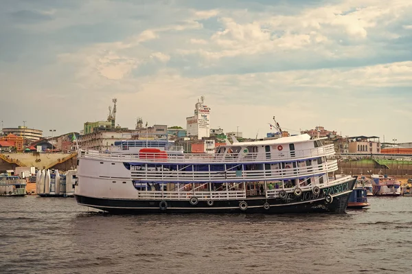 Manaus Brazílie Prosince 2015 Trajektová Loď Přístavu — Stock fotografie