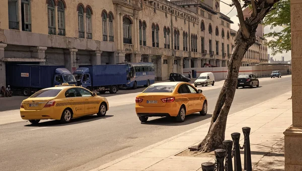 Havana Cuba May 2019 Yellow Taxi Car Road — Stock Photo, Image