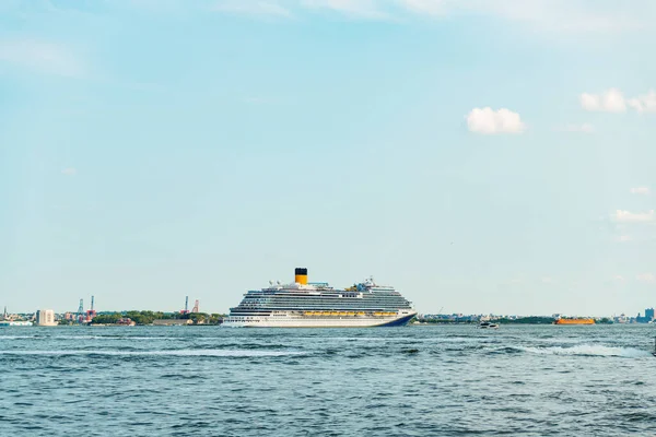 Luxury Cruise Ship Sailing Port Sunrise Cruise Boat New York — Stock Photo, Image