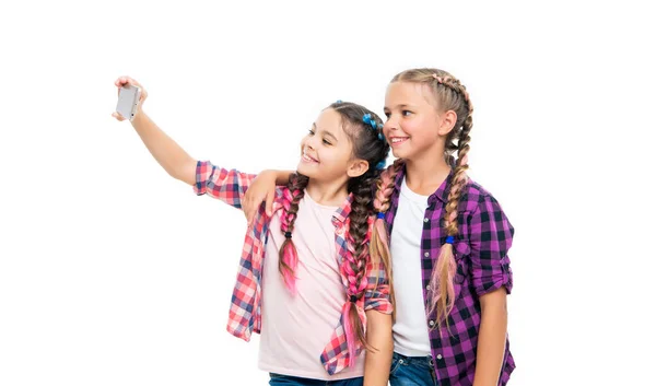 Mädchen Haben Selfie Zeit Schulfreunde Fangen Spaß Mit Selfie Ein — Stockfoto