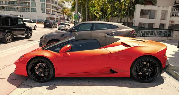 Los Angeles California Usa April 2021 Orange Lamborghini Aventador Parked — ストック写真