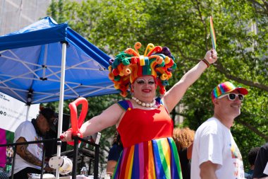 New York, New York, ABD - 25 Haziran 2023: Onur Yürüyüşü 2023 New York 'ta. Gay gururlu gökkuşağı lgbtq. lgbt ve lgbtq geçit töreni