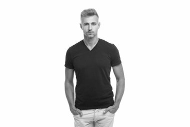 Yetişkin beyaz adam stüdyoda. Olgun, beyaz bir adam. Sakallı, olgun, beyaz bir adamın fotoğrafı. Beyaz tenli, olgun, beyaz adam..