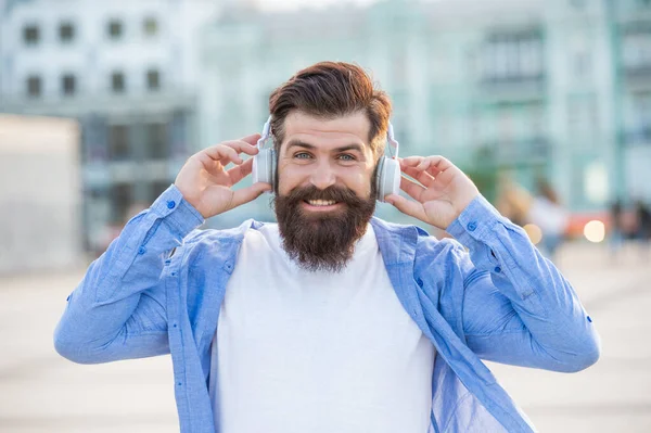 Homem Sorridente Hipster Fones Ouvido Música Livre Homem Hipster Fones — Fotografia de Stock