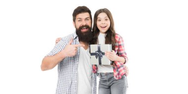 Boks günü. En yakını için sürpriz. Özel bir şey. İyi tatiller. Baba ve kızı açık bir hediye. Aile geleneği. Baba ve küçük kız arkadaş canlısı. Şimdiki zaman mutluluk demektir. Doğum günü hediyesi konsepti.