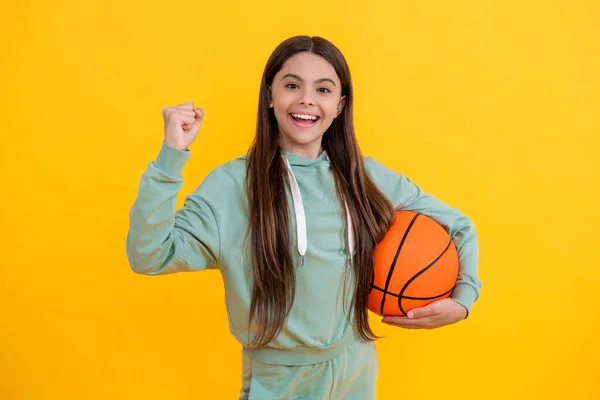 Παιδικές Αναμνήσεις Από Μπάσκετ Εφηβική Παιδική Ηλικία Μπάσκετ Έφηβη Παίζει — Φωτογραφία Αρχείου