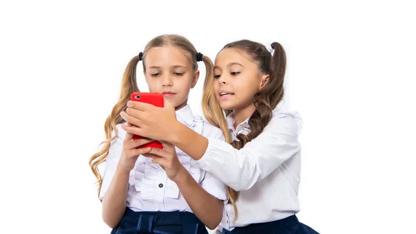 Mensajería Escolar Dos Chicas Mensajería Por Teléfono Niñas Niños Participan — Foto de Stock