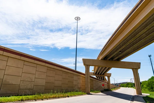 Flyover Αρχιτεκτονική Του Συστήματος Μεταφορών Γέφυρα Στον Αυτοκινητόδρομο Δομική Διάβαση — Φωτογραφία Αρχείου