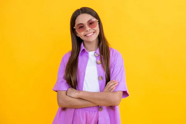 Positive Teenager Mädchen Sommer Stilvollen Outfit Teenie Mädchen Sommerlicher Stylischer — Stockfoto