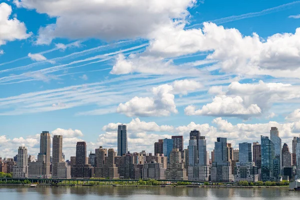 曼哈顿天际线 纽约市New York City Nyc摩天大楼 城市的建筑 市中心的曼哈顿和胡森河 大都市 纽约市中心的纽约 城市景观天际线 — 图库照片