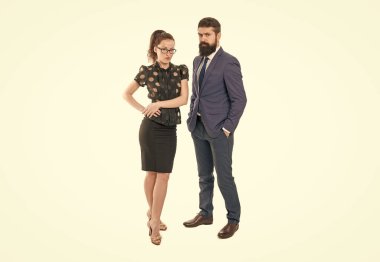 Profesyoneller gibi kendine güveniyorsun. Formalite konusunda kendine güvenen bir çift. Kendine güvenen iş ortakları. Birlikte iş kuracaklarına güveniyorlar. Başla. Güven başarıya götürür..