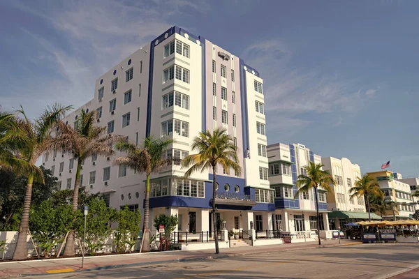 Miami, Florida USA - 18 Nisan 2021 Miami South Beach Ocean Drive Central Hotel Miami.