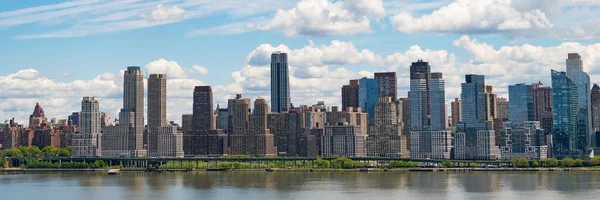 城市的建筑 市中心的曼哈顿和胡森河 大都市 纽约市中心的纽约 曼哈顿天际线 纽约市New York City Nyc摩天大楼 全景视图 — 图库照片