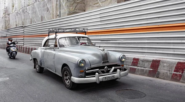 Havana Cuba May 2019 Blue Pontiac Retro Car — 스톡 사진