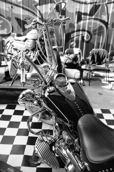 乌克兰基辅 2014年9月13日 戴维森定制摩托车 Harley Davidson Custombike Motorcycle 或使用铬制造的斩波 展出皮革座椅 — 图库照片