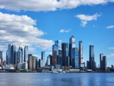 New York, ABD - 06 Mayıs 2023: Manhattan Metropolis şehir merkezi New York 'un gökdelen şehri manzaralı.