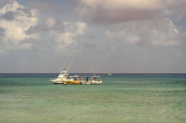 Cozumel, Meksika - 24 Aralık 2015: Yaz limanına özel yatlar yanaştı.