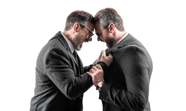 Dojrzałe Walki Biznesmenów Krzyczy Zdjęcie Biznesmenów Walczących Złością Dwóch Walczących — Zdjęcie stockowe