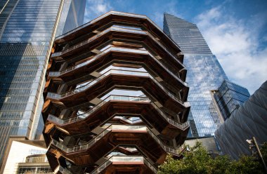 New York City, ABD - 23 Temmuz 2023: The Vessel known as the Hudson Yards Staircase in Midtown Manhattan of ny.