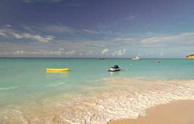 Yaz tatilinde sahilde. Deniz Burnu 'nda yaz tatili. Yaz tatilinde sahil kenarında. Yaz tatilinde adada çekilmiş bir fotoğraf..