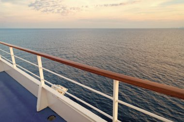 Tekne gezisinden güzel bir deniz manzarası. Tekne turundan kalma deniz manzarası. Tekne gezisinden deniz manzarası. Deniz manzaralı deniz manzaralı.