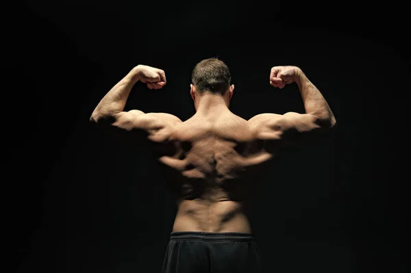 Bodybuilder Mit Muskulösem Rücken Isoliert Auf Schwarzem Hintergrund Muskelaufbau Studio — Stockfoto