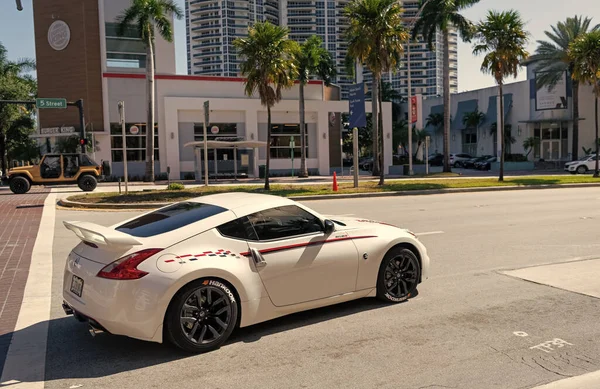 Miami Beach Florida Usa Dubna 2021 Bílý Nissan Nismo Rohový — Stock fotografie
