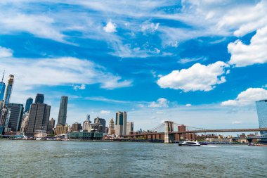 New York şehri. New York şehir mimarisi. Şehir merkezindeki modern gökdelen binası. Manhattan 'ın gökdeleni. Manhattan 'ın gökdelen silueti. Şehir manzarası ufuk çizgisi.