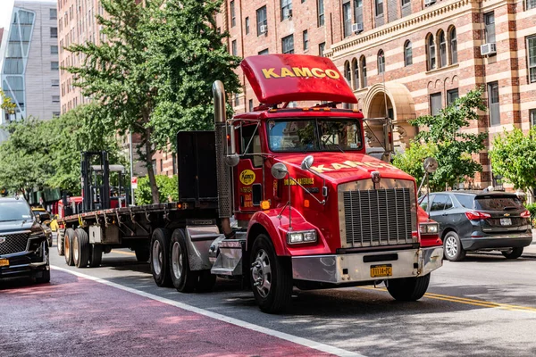 New York City Usa Augustus 2023 Kenworth T800 Vrachtwagen Hoekaanzicht — Stockfoto