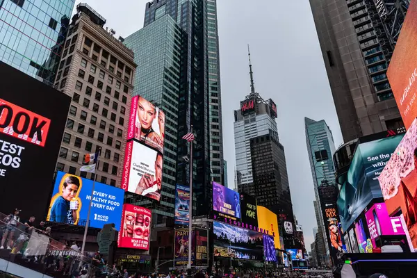 Nueva York Estados Unidos Julio 2023 Times Square Midtown Manhattan —  Fotos de Stock