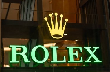 New York City, ABD - 9 Temmuz 2023: Rolex saat üretim şirketi logosu.