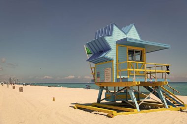 Miami Plajı 'ndaki havalı cankurtaranın fotokopi çekilen fotoğrafı. Miami sahilinde cankurtaran. Yazın Miami sahilinde cankurtaran. Miami plaj tatilinde cankurtaran..
