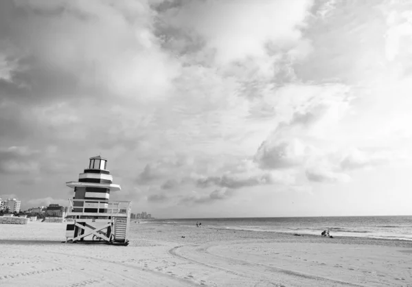 Lifeguard Tower Summer Seaside Miami Copy Space —  Fotos de Stock