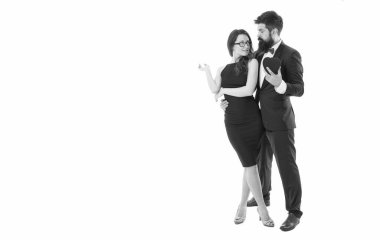 Aşk sembolü. Çiftler özel bir kutlama yapar. Aşk ve romantizm. Yeni evlendim. Sevgililer günün kutlu olsun. Smokinli adam ve seksi kadın randevuda. Birbirine aşık çiftler kalplerini tutarlar. öneri ve nişan.