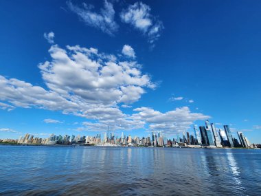 New York şehir mimarisinin gökdelen şehri. Manhattan şehir merkezi ile birlikte..