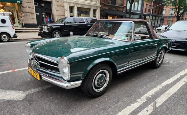 New York City Usa June 2023 Mercedes Benz W113 Two — Stock Photo, Image
