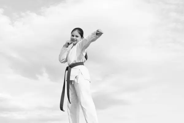 Karate Concept Teen Girl Practicing Karate Cheerful Girl Karate Fighter — Stockfoto